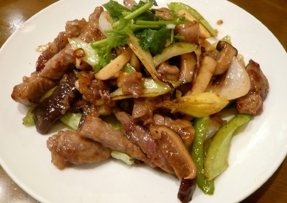 牛肉と野菜の炒め物