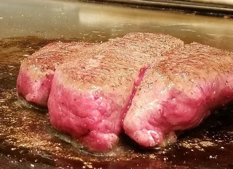 焼いている肉