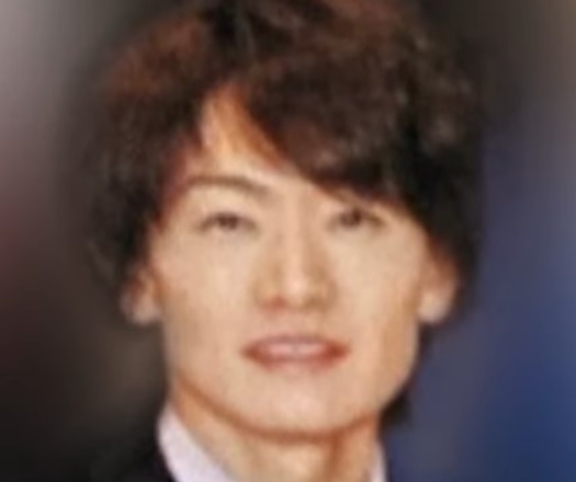 小学校教師井上浩一容疑者が憂さ晴らしで生徒に『しね』『きょしょいよきみ』と落書き